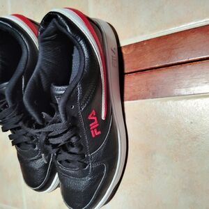 Fila Men's Black and Red Sneakers